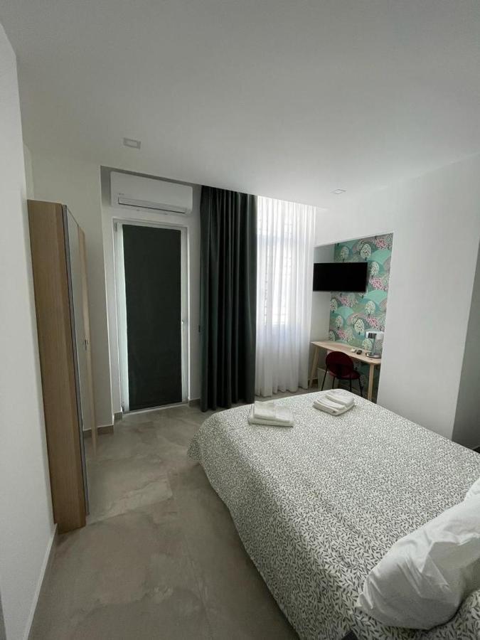 Domus Cervantes Apartment Napoli Esterno foto
