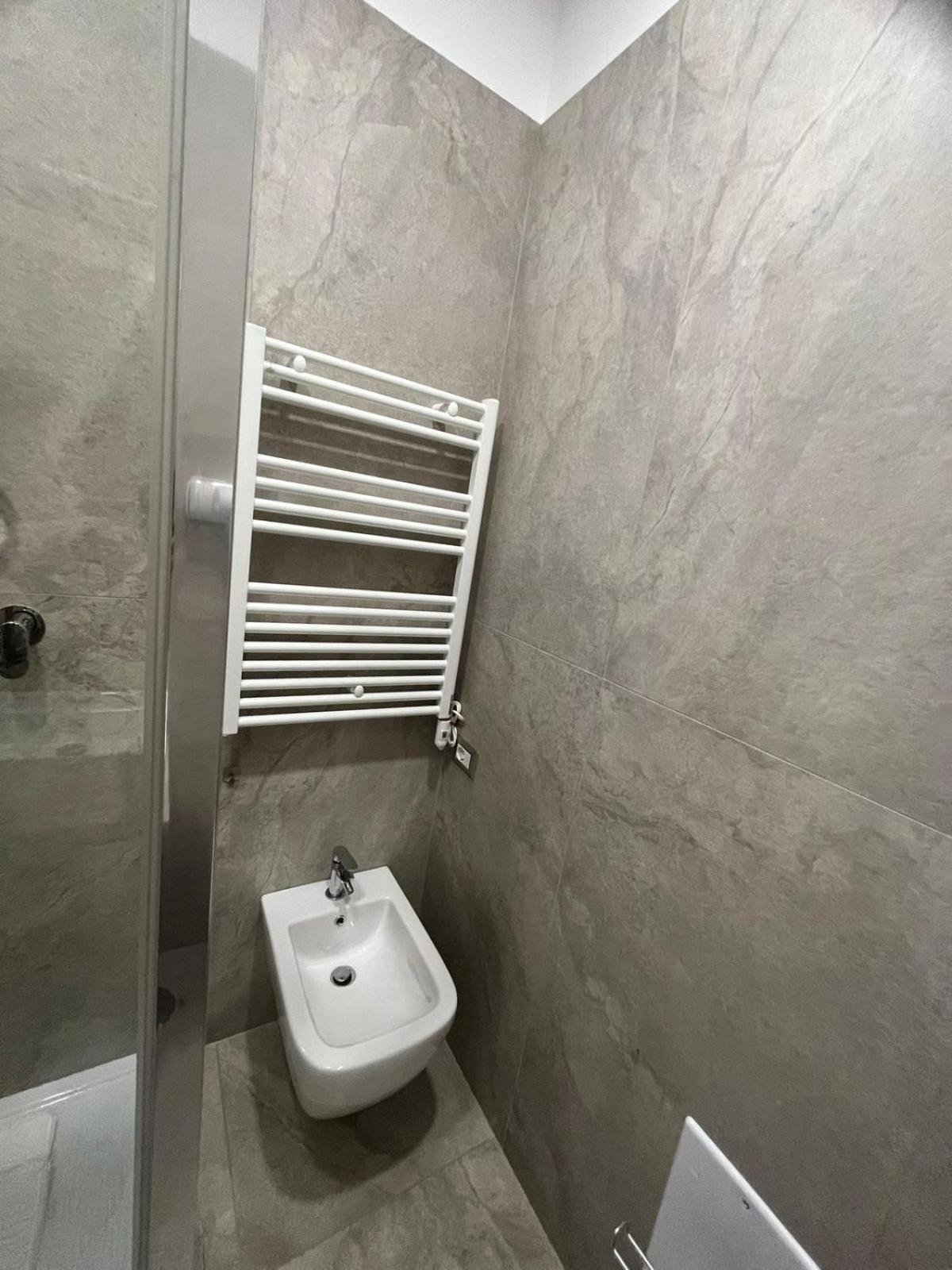 Domus Cervantes Apartment Napoli Esterno foto