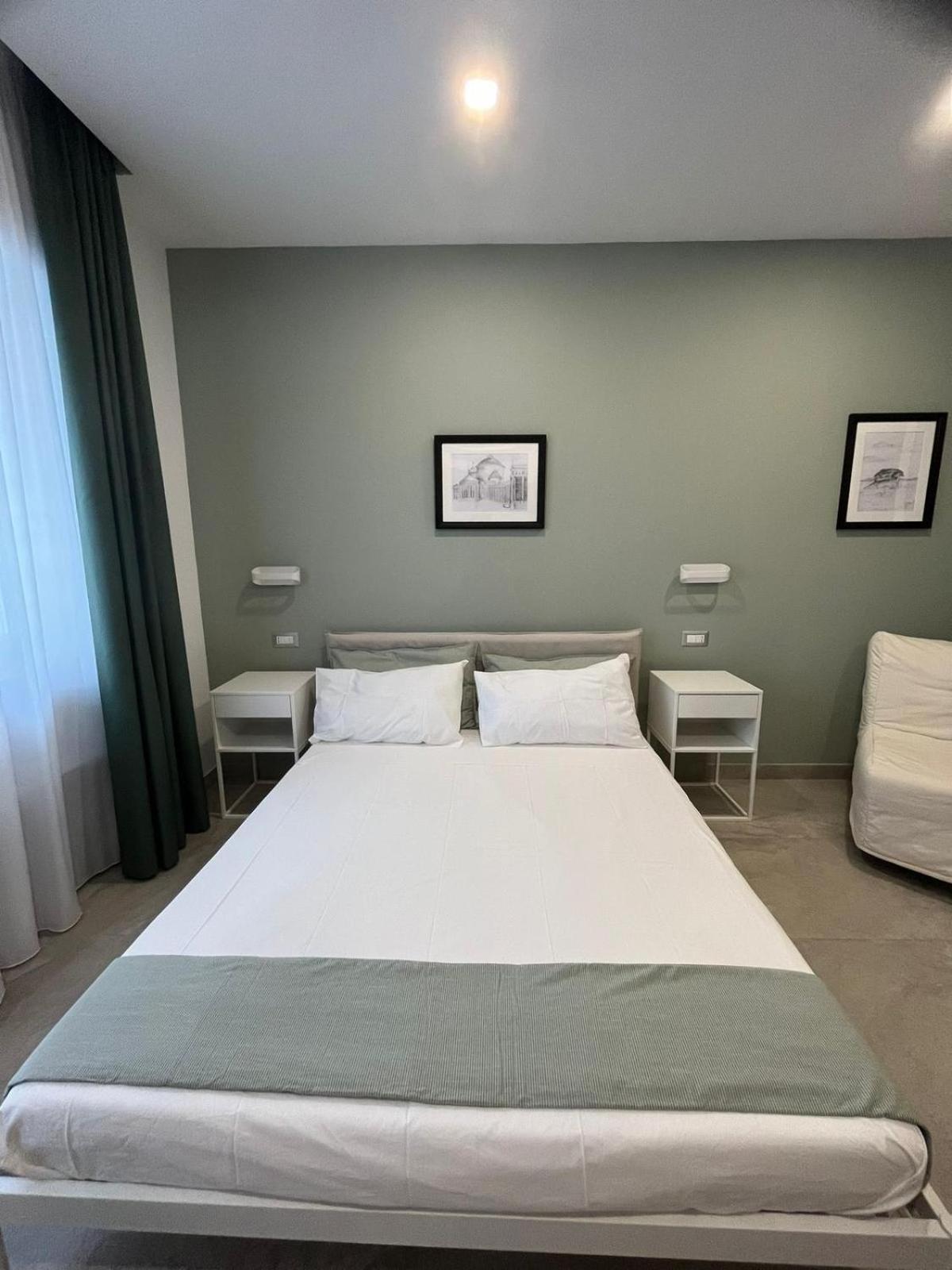 Domus Cervantes Apartment Napoli Esterno foto