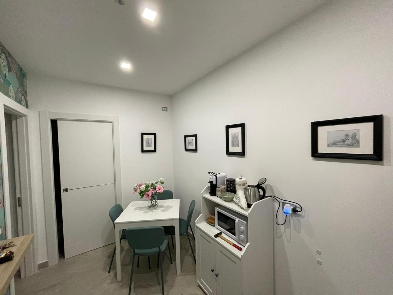 Domus Cervantes Apartment Napoli Esterno foto