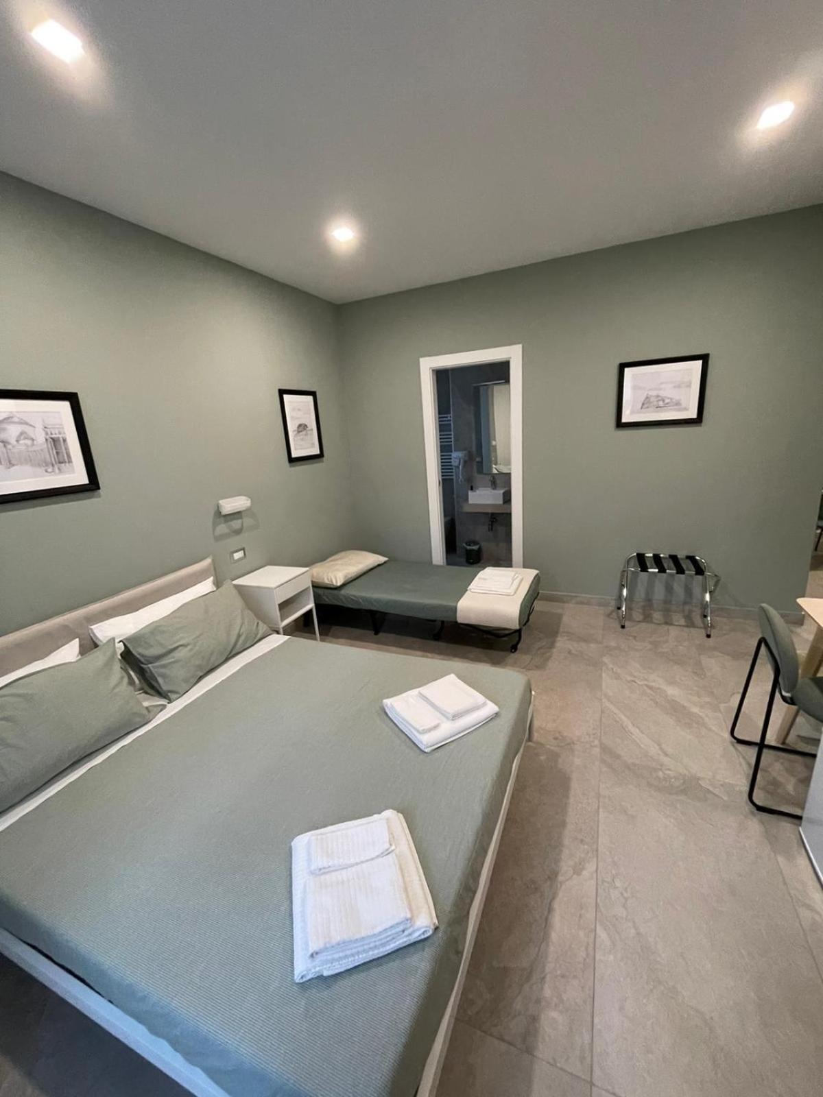 Domus Cervantes Apartment Napoli Esterno foto