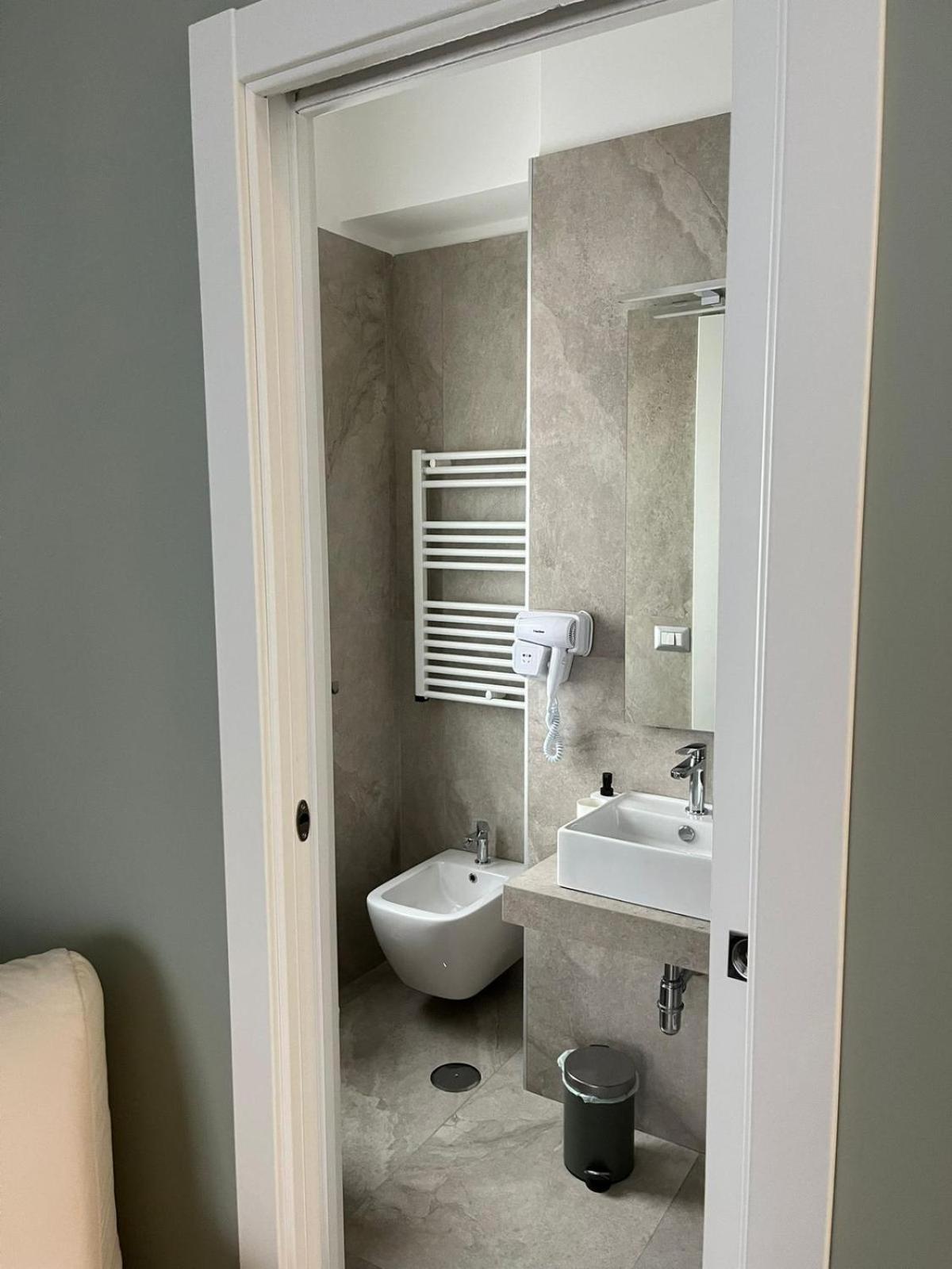 Domus Cervantes Apartment Napoli Esterno foto