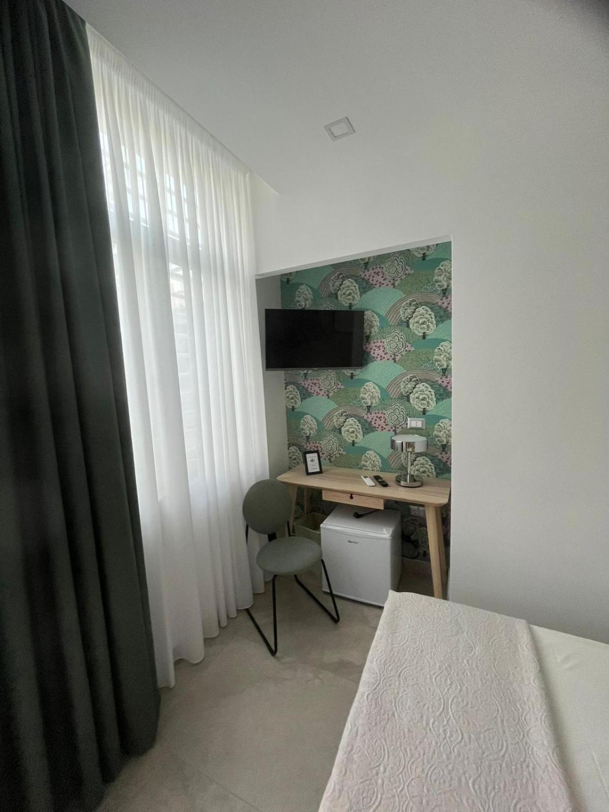 Domus Cervantes Apartment Napoli Esterno foto