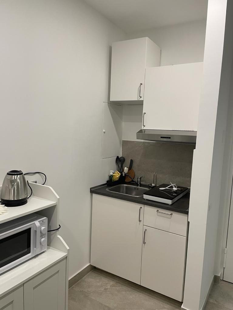 Domus Cervantes Apartment Napoli Esterno foto
