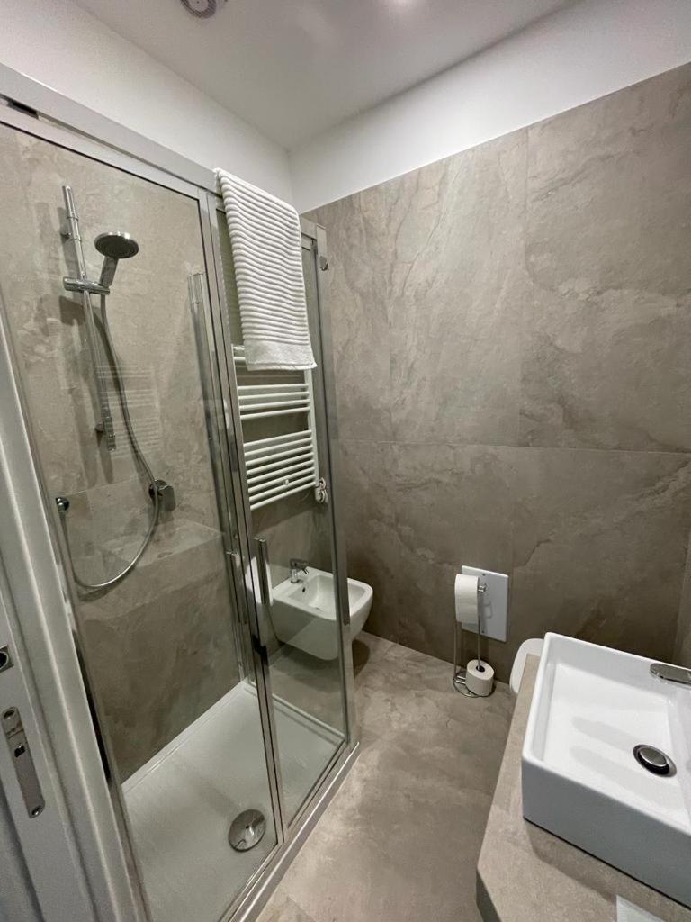 Domus Cervantes Apartment Napoli Esterno foto